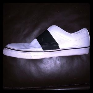 VG Cond Leather Puma Sneakers with Strap